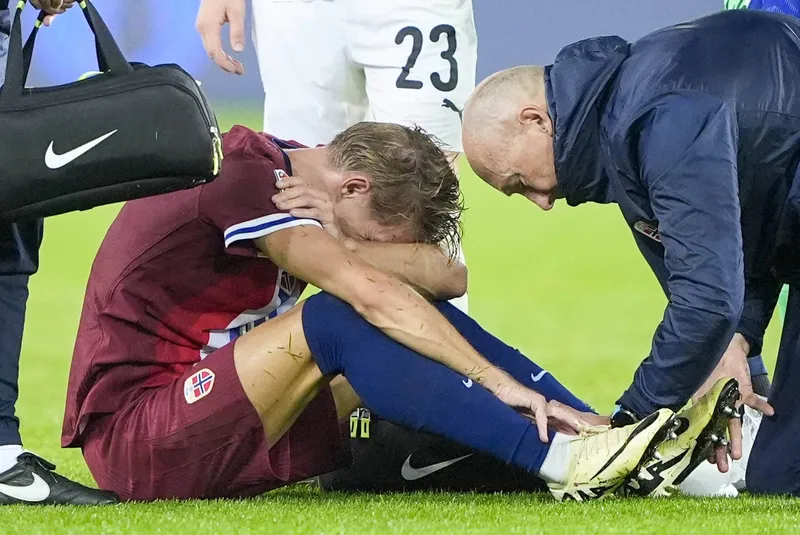 Odegaard precisou deixar o campo durante o confronto diante da &Aacute;ustria