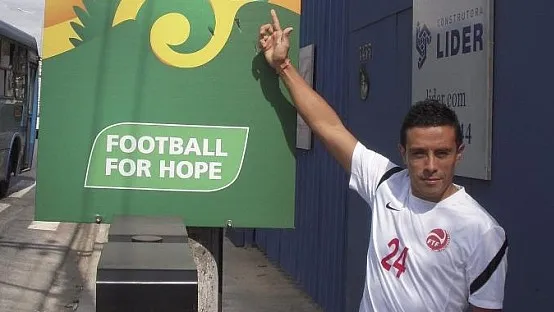 Efra&iacute;n, o guia que s&oacute; queria uma camisa de Torres