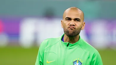 Para surpresa de ningu&eacute;m, Dani Alves, condenado por estupro, poder&aacute; pagar e ficar livre