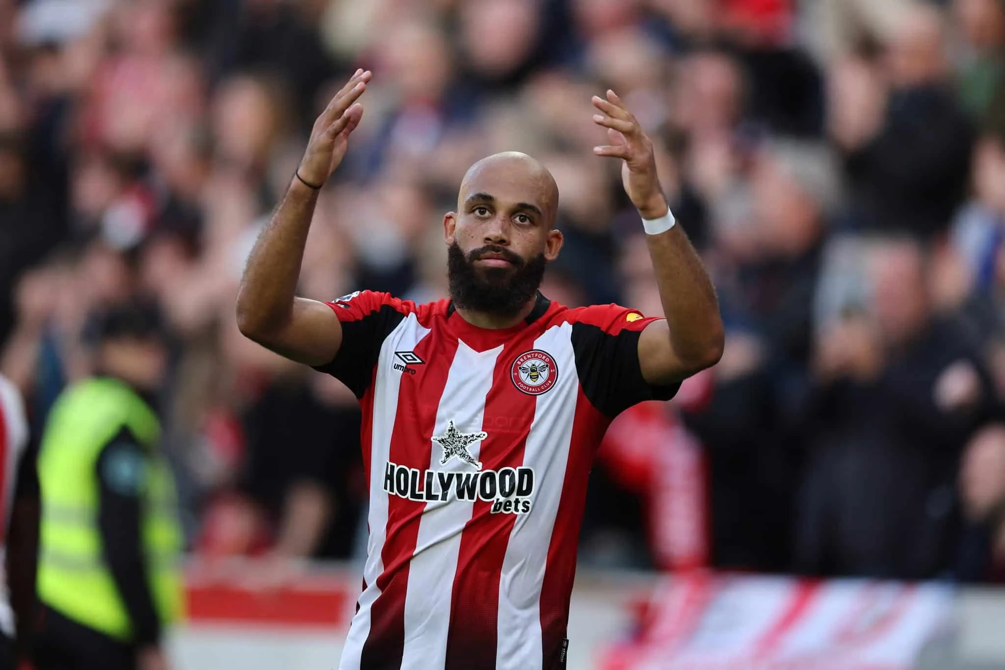 Mbeumo se irrita com demora do Manchester United e negocia&ccedil;&atilde;o &eacute; &lsquo;atrapalhada&rsquo; pelo Arsenal