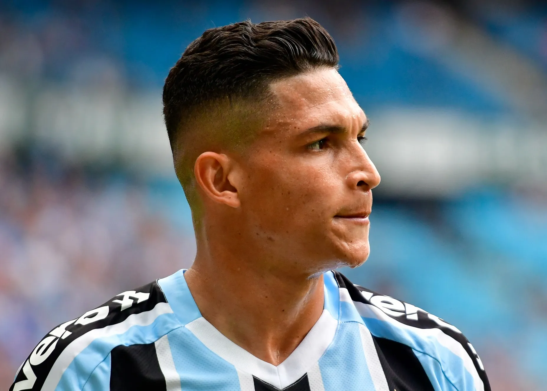 O que esperar de Rodrigo Ferreira, novo lateral do Santos? Jornalistas que o acompanharam de perto opinam