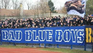 Ap&oacute;s vit&oacute;ria com p&ecirc;nalti cavado, ultras do Dinamo Zagreb protestam contra pr&oacute;prios jogadores