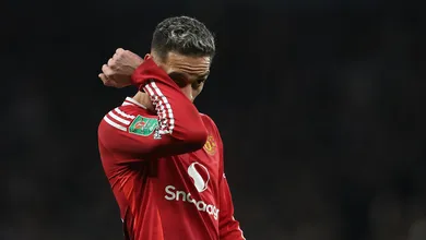 &lsquo;Inacredit&aacute;vel&rsquo;: Antony perde gol feito e &eacute; salvo por show de promessa do Manchester United