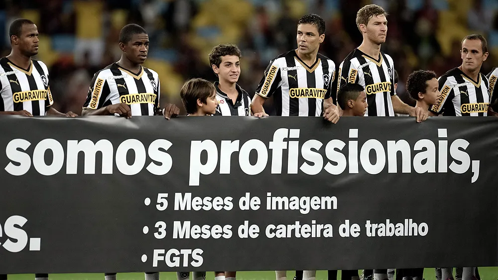Um m&ecirc;s ap&oacute;s o final da Copa, 10 provas de que nada mudou&hellip; e 3 motivos de esperan&ccedil;a