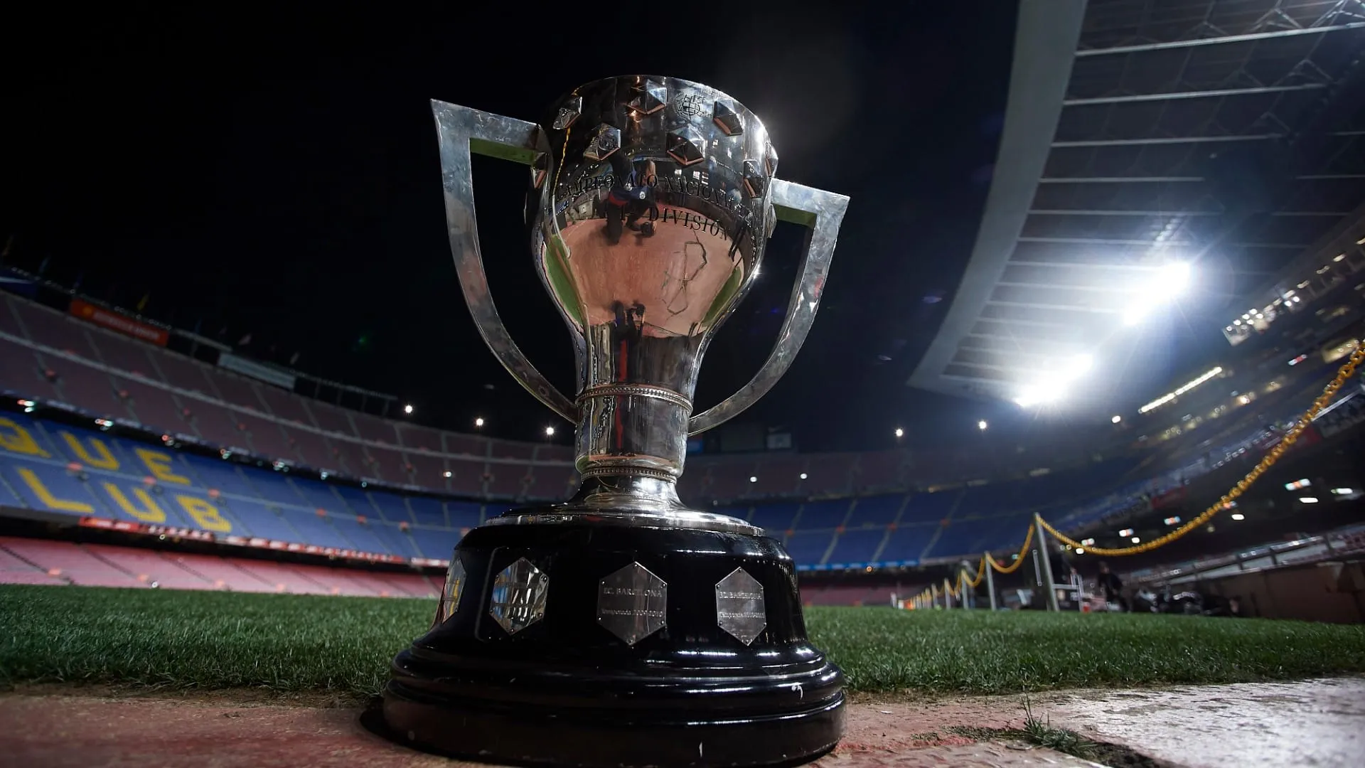 Real Madrid anuncia quarentena, e La Liga suspende o campeonato por pelo menos duas semanas