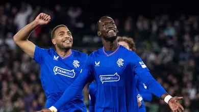 Rangers se classifica de forma heroica e, de tabela, elimina Betis em grupo maluco na Liga Europa