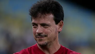 Fluminense anuncia a renova&ccedil;&atilde;o de Fernando Diniz at&eacute; o fim de 2025