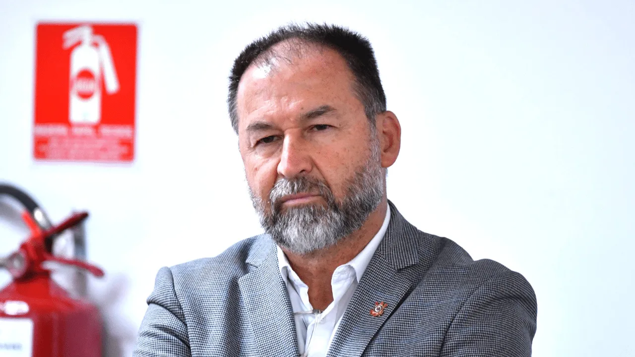 Augusto Melo sofre derrotas nos bastidores que colocam em xeque seu futuro no Corinthians