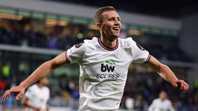 West Ham faz um jogo fraco, mas vence com gol aos 88 minutos e decidir&aacute; primeiro lugar com vantagem