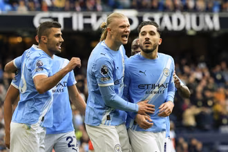 Um entrega, outro salva: City coloca press&atilde;o no Arsenal por t&iacute;tulo da Premier League