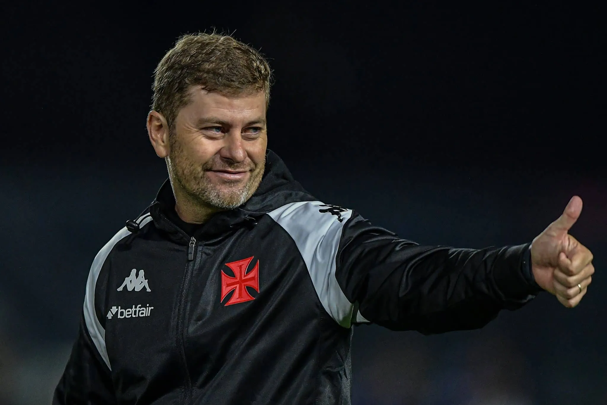 Diretoria, esquema, t&eacute;cnico e mais: Como Vasco se transformou desde o 6 a 1 para o Flamengo