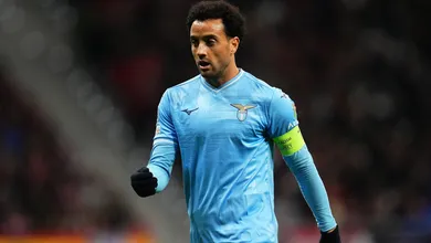 Confira uma lista de 10 jogadores para o futebol brasileiro que podem assinar pr&eacute;-contrato a partir de janeiro