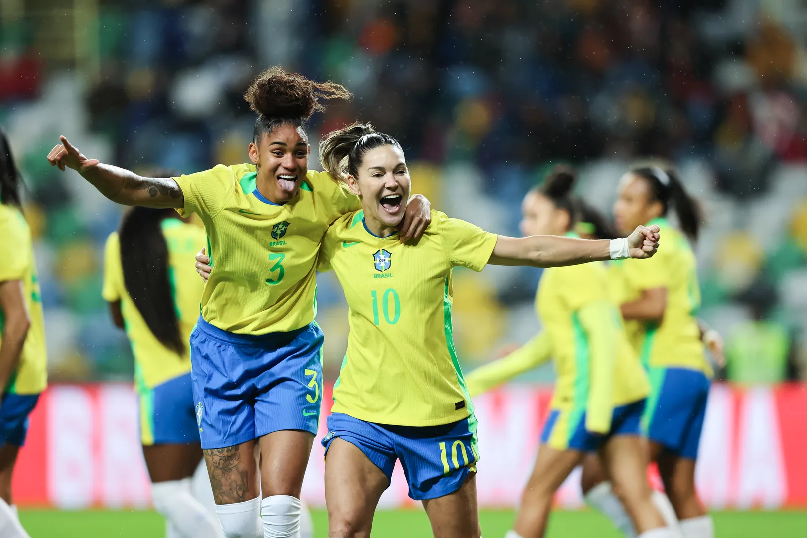 Sele&ccedil;&atilde;o brasileira feminina durante vit&oacute;ria sobre Portugal (Foto: L&iacute;via Villas Boas / CBF)