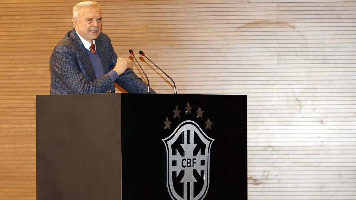 Calend&aacute;rio da CBF em 2015 avan&ccedil;a t&atilde;o pouco que nem d&aacute; para comemorar