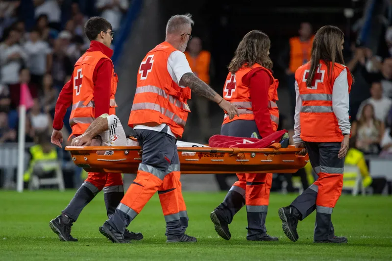 Dani Carvajal ir&aacute; passar por cirurgia e deve desfalcar o Real Madrid pelos pr&oacute;ximos meses. Foto: Icon Sport