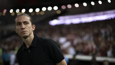 Incomodado, Filipe Lu&iacute;s se pronuncia sobre afastamento de Gabigol no Flamengo