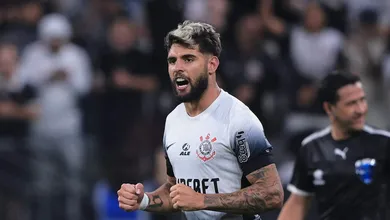 Corinthians atropela Argentinos Jrs e fica a uma vit&oacute;ria das oitavas da Sul-Americana