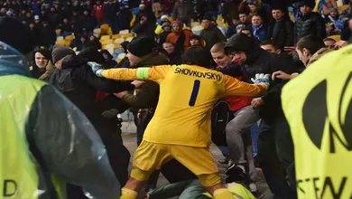Jogo do Dynamo Kiev tamb&eacute;m teve confus&atilde;o, e por provoca&ccedil;&atilde;o pol&iacute;tica &agrave; Ucr&acirc;nia