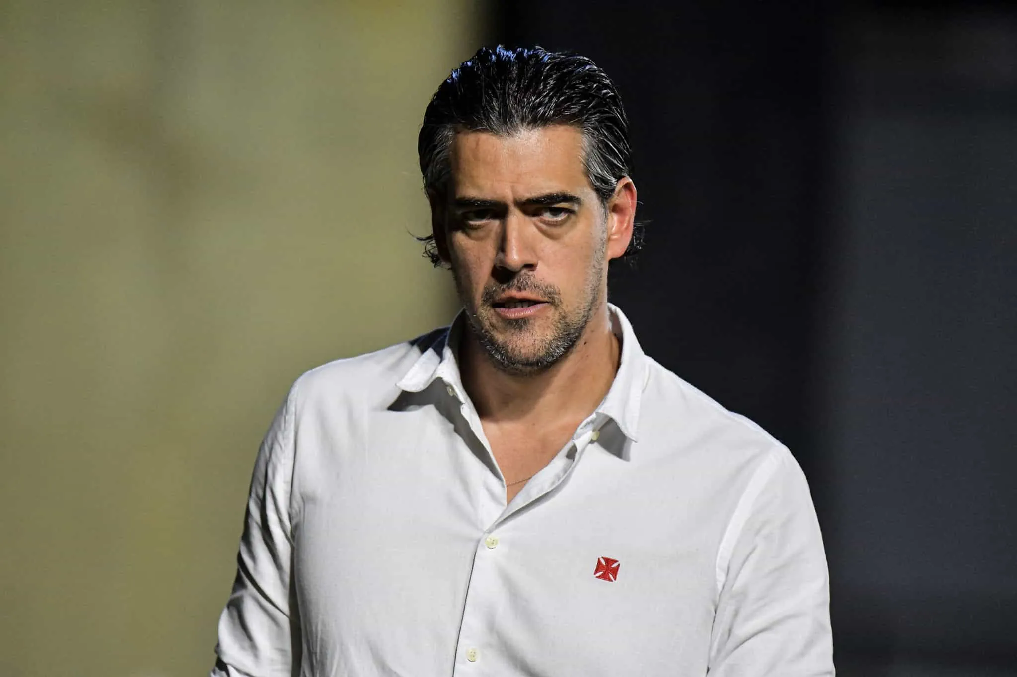 Impactado com as dificuldades da S&eacute;rie B, Santos quer dirigente que quase rebaixou o Vasco