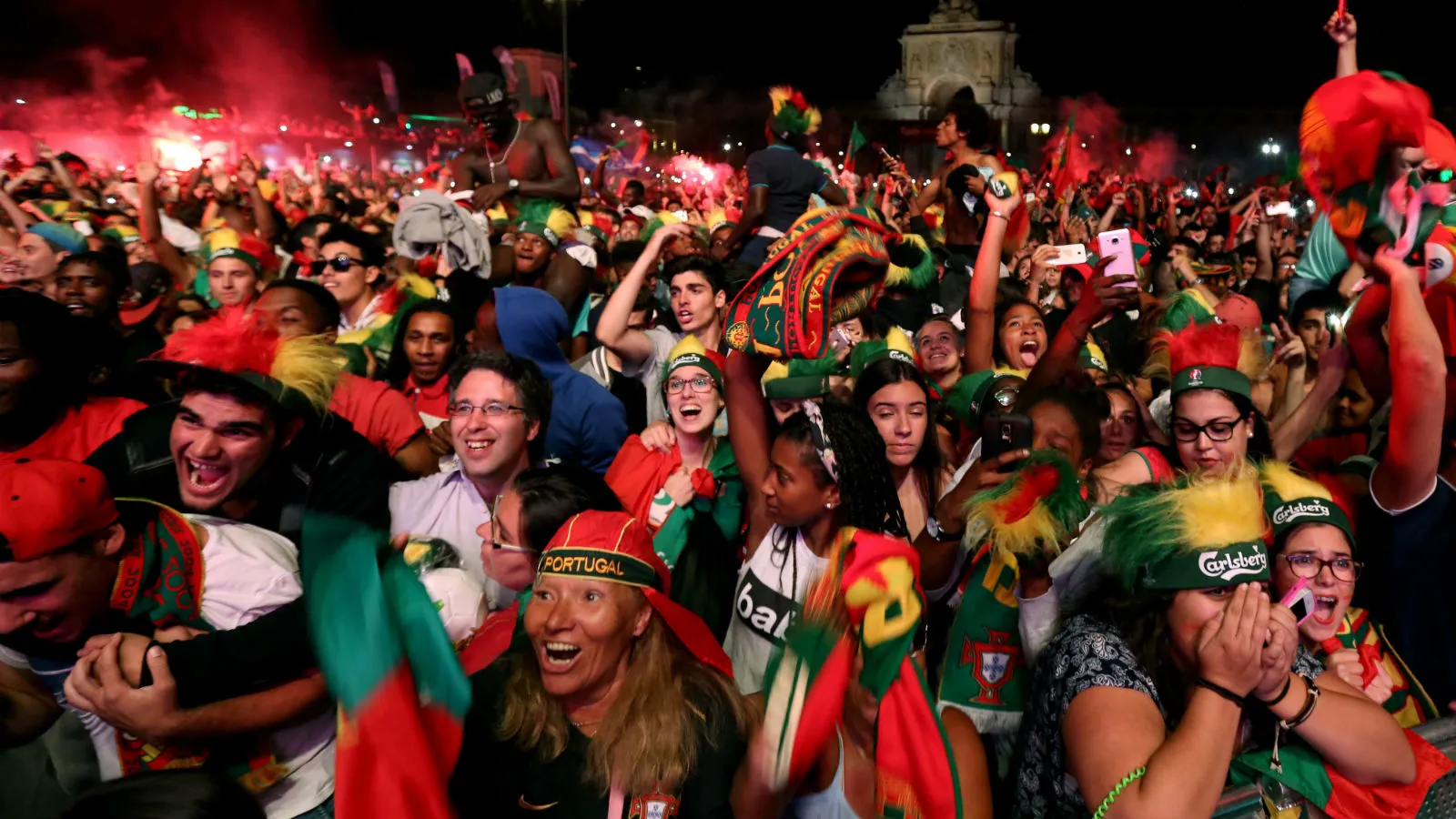 [V&iacute;deo] Assim foi a insanidade portuguesa na narra&ccedil;&atilde;o e na comemora&ccedil;&atilde;o do gol de &Eacute;der