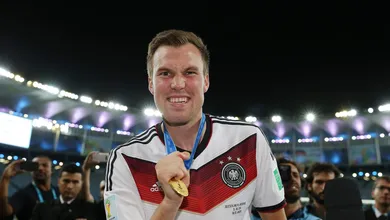 Quem &eacute; o lateral &lsquo;aposentado&rsquo; e campe&atilde;o do mundo que vai jogar na s&eacute;tima divis&atilde;o da Alemanha