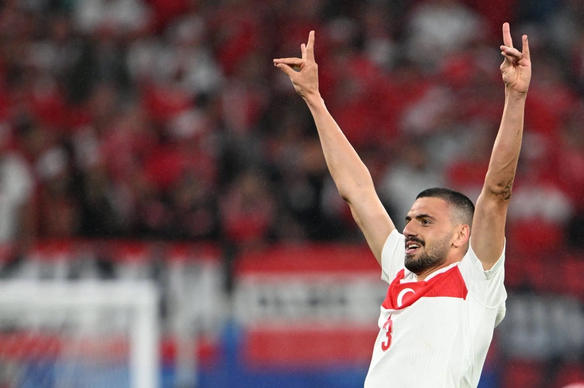 Zagueiro da Turquia recebe puni&ccedil;&atilde;o pesada por gesto ligado &agrave; extrema-direita na Eurocopa