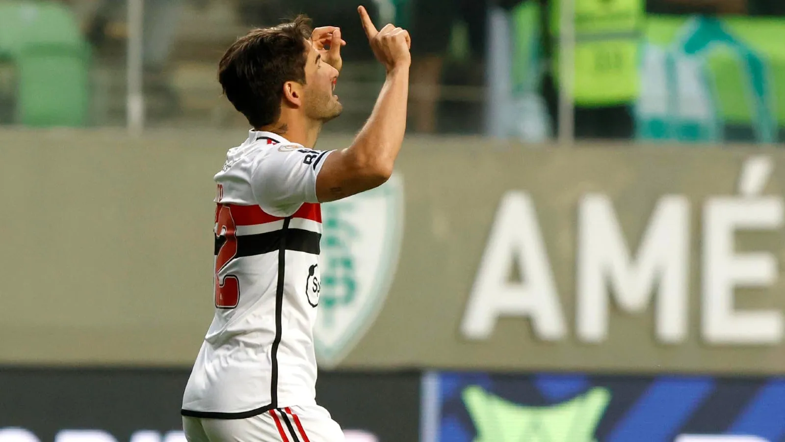 Pato joga menos que rec&eacute;m-chegado James e pede mais minutos&nbsp;no&nbsp;S&atilde;o&nbsp;Paulo