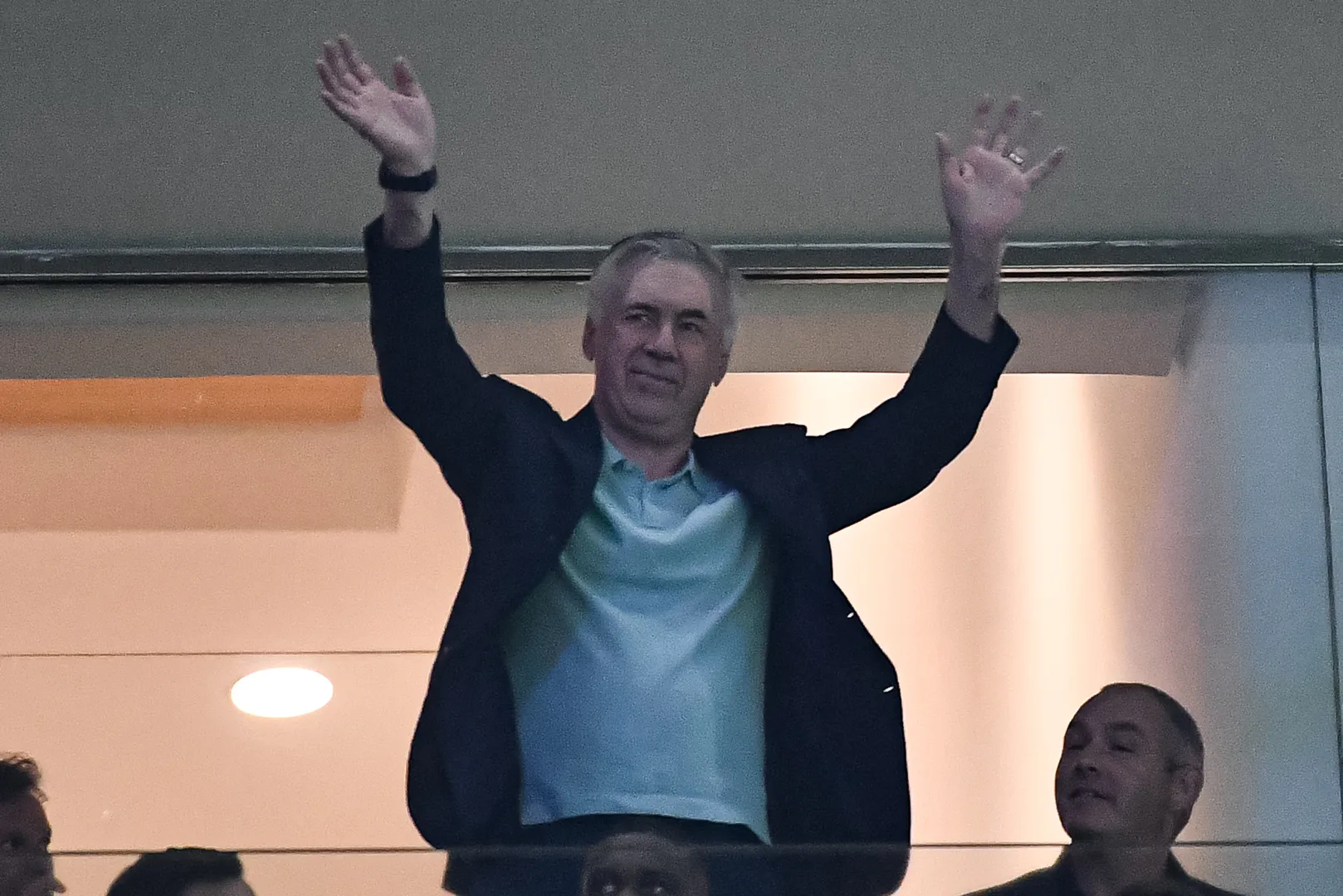 Carlo Ancelotti assiste ao empate entre Corinthians e Vit&oacute;ria Foto: (IconSport)