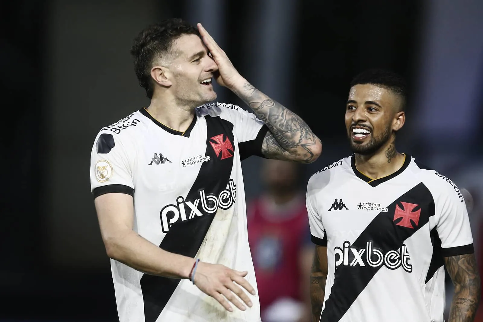 Vasco: como Vegetti precisou de 22 toques para virar a esperan&ccedil;a do clube