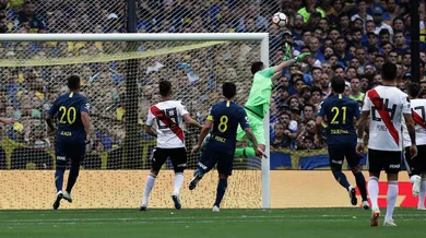 Os rumos da superfinal na Bombonera tamb&eacute;m foram escritos a quatro m&atilde;os, por Rossi e Armani