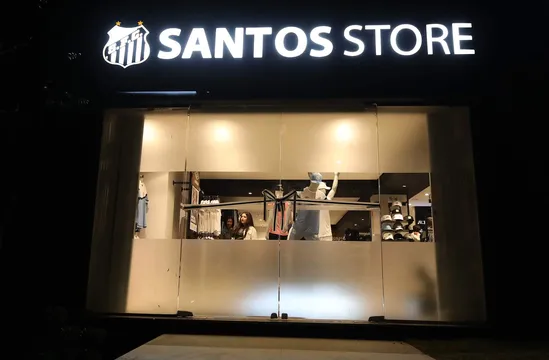 Santos Store vai &agrave; Justi&ccedil;a contra o Peixe para abrir nova unidade