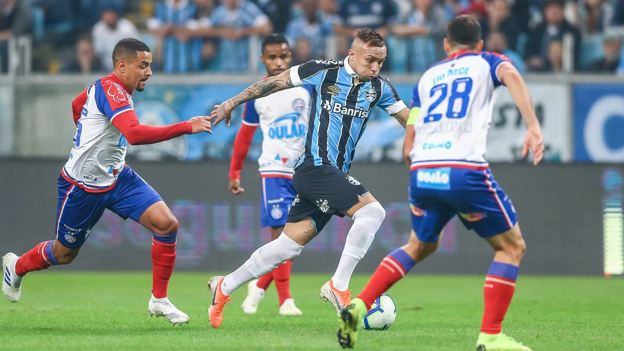 Gr&ecirc;mio e Bahia voltaram fazendo um bom jogo, com resultado melhor aos visitantes