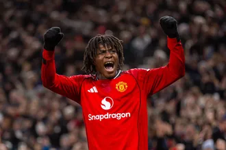 Amorim acerta em improviso e United vence Newcastle com pintura no Boxing Day