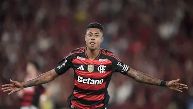 Filipe Lu&iacute;s alcan&ccedil;a objetivo e ganha duas respostas em vit&oacute;ria do Flamengo sobre o Sport
