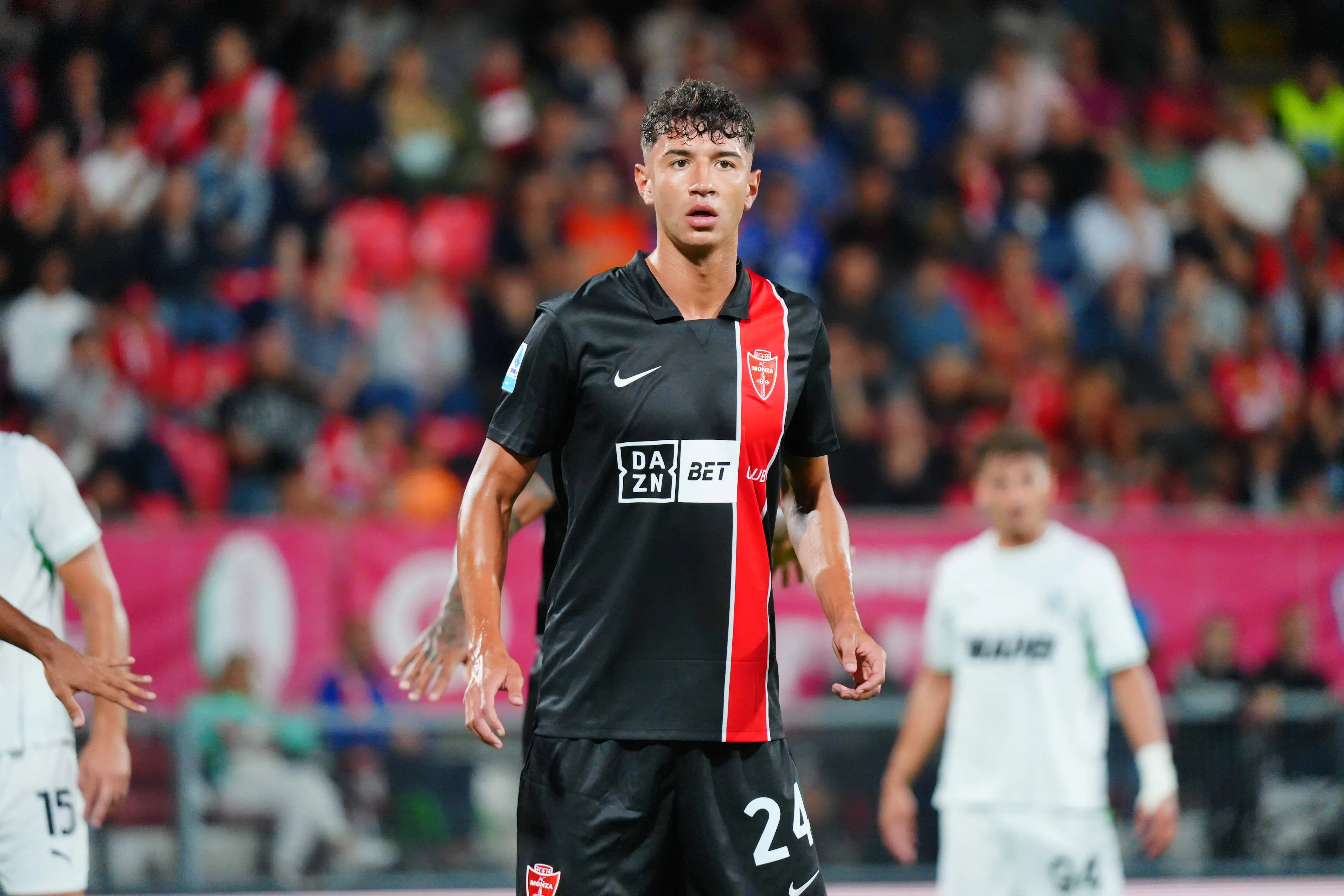 Adam Bakoune durante jogo do Monza (Foto: IMAGO / IPA Sport)
