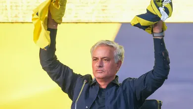 Como Mourinho quer convencer Amrabat a desistir do Atl&eacute;tico de Madrid para jogar na Turquia