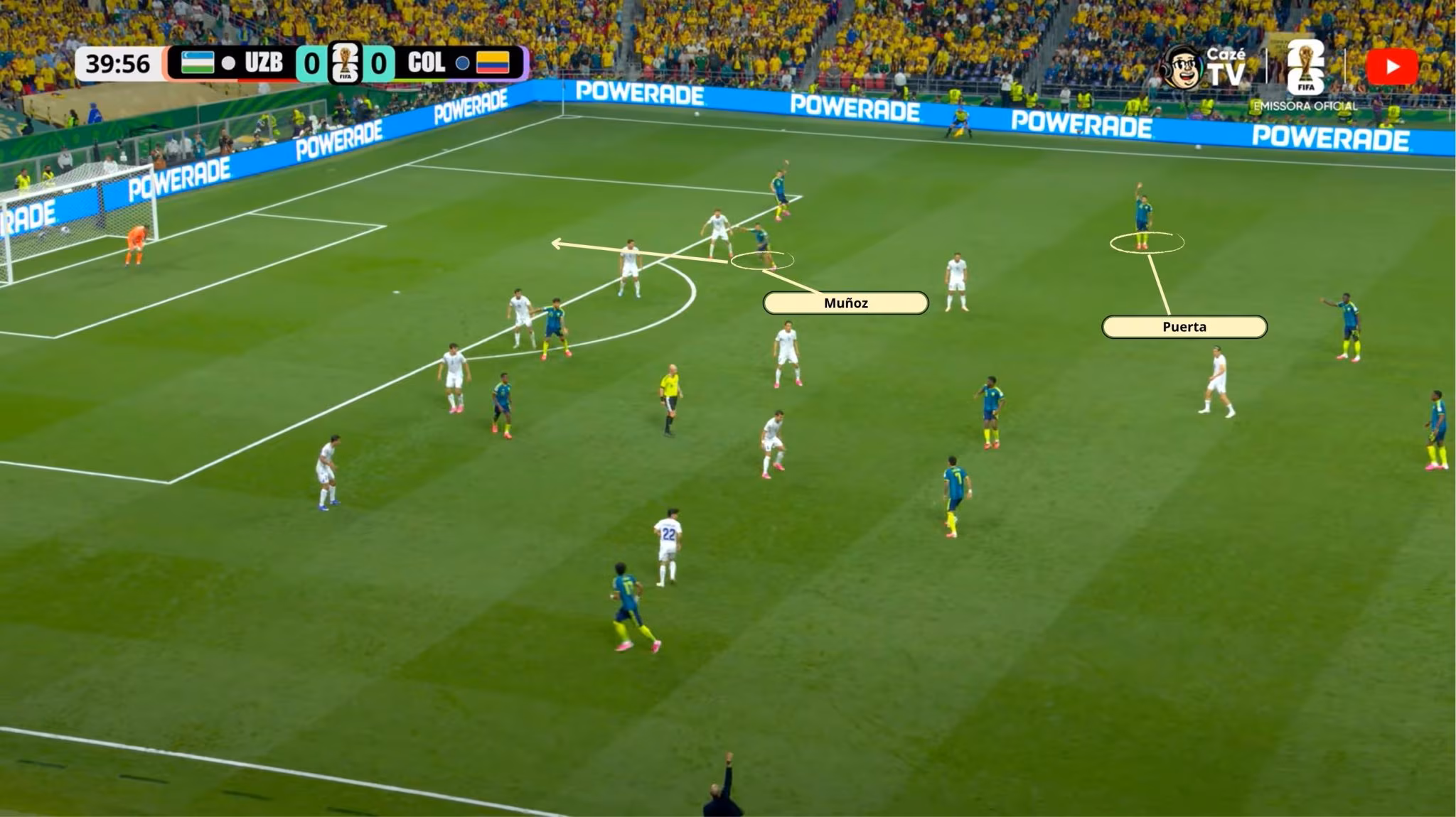Puerta recuou para lateral e deu liberdade para Mu&ntilde;oz atacar &uacute;ltima linha em gol da Col&ocirc;mbia