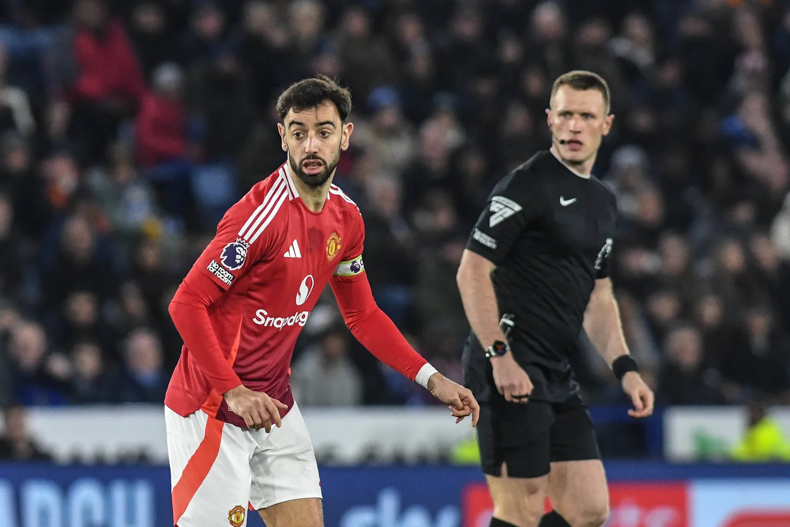 Bruno Fernandes em a&ccedil;&atilde;o contra o Leicester pelo Manchester United na Premier League