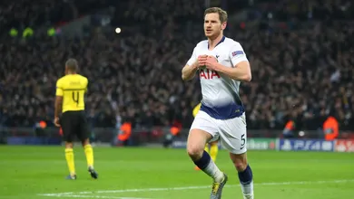Tottenham aproveita morosidade do Dortmund, enfia a faca e fica perto da classifica&ccedil;&atilde;o