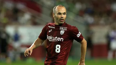Iniesta diz que crise do Coronav&iacute;rus pode estender sua carreira: &ldquo;Fico desesperado para jogar de novo&rdquo;
