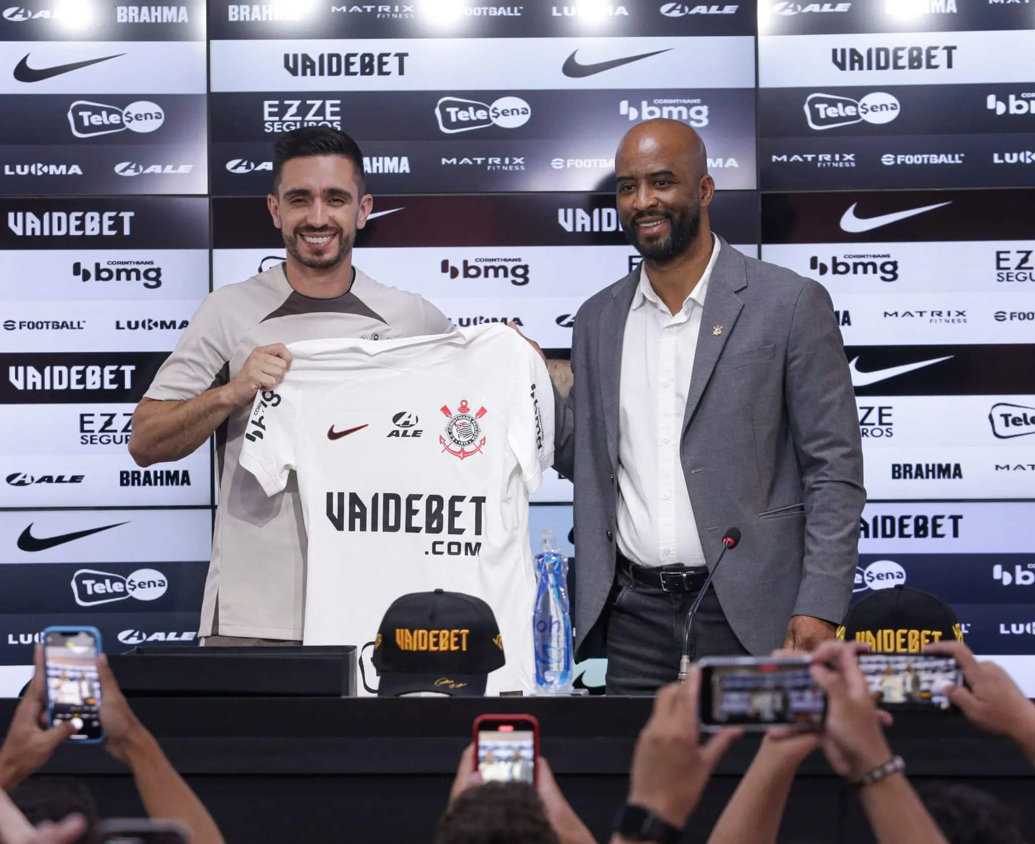 Como &eacute; a rotina do homem que quer devolver t&iacute;tulos ao Corinthians?