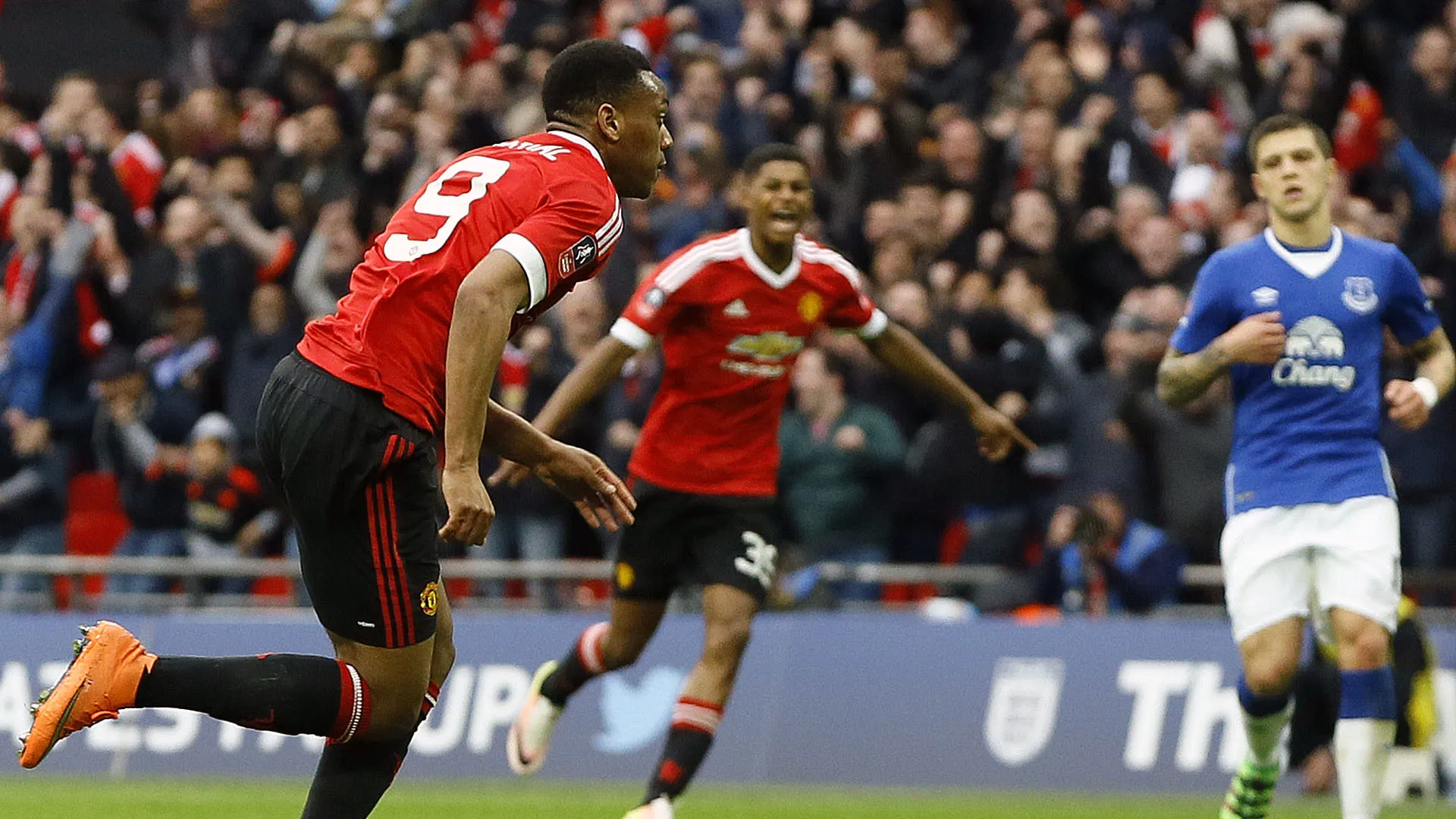 Martial, a diferen&ccedil;a de &euro; 50 milh&otilde;es que fez Man Utd superar Everton e ir &agrave; final da Copa da Inglaterra
