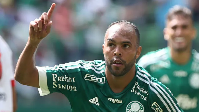 Alecsandro, do Palmeiras