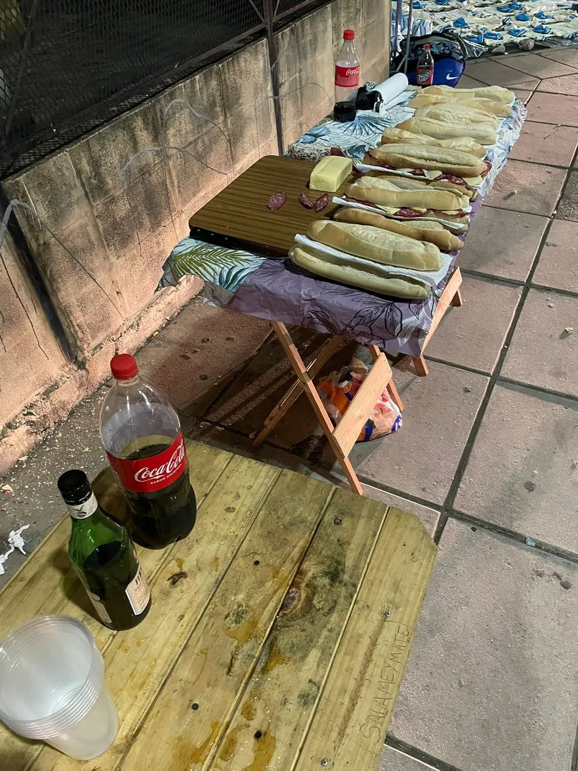 Sandu&iacute;che e Fernet