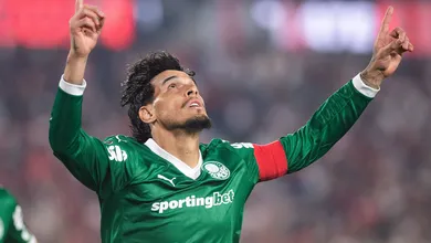 Palmeiras tem flashbacks bons e ruins da semi de 2020, mas supera o River na Argentina&nbsp;&nbsp;