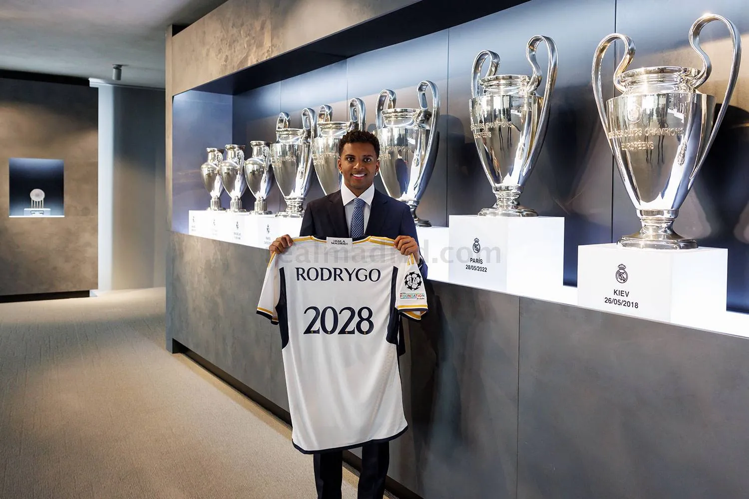 Real Madrid segue projeto de renova&ccedil;&otilde;es com novo v&iacute;nculo de Rodrygo at&eacute; 2028