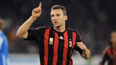 Shevchenko: &lsquo;Ele est&aacute; no caminho certo, mas n&atilde;o lhe pe&ccedil;am para ser Ibrahimovic&rsquo;