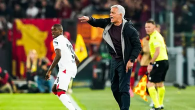 Mourinho: &ldquo;Cr&eacute;dito aos jogadores. Eles t&ecirc;m essa mentalidade, esse desejo, essa empatia com a torcida&rdquo;