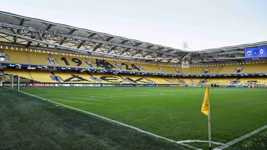 Campeonato Grego ficar&aacute; dois meses sem p&uacute;blico ap&oacute;s seguintes conflitos entre ultras e policia