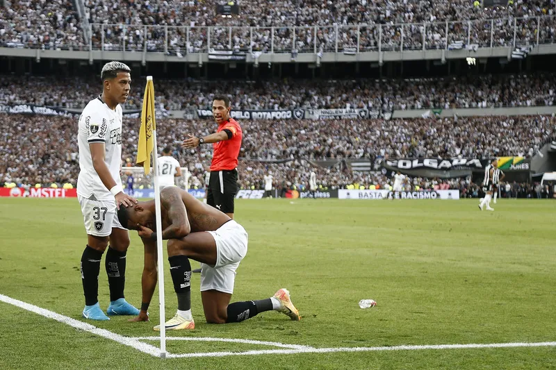 Junior Santos ficou emocionado ao marcar o gol na final da Libertadores (Foto: Vitor Silva/Botafogo)